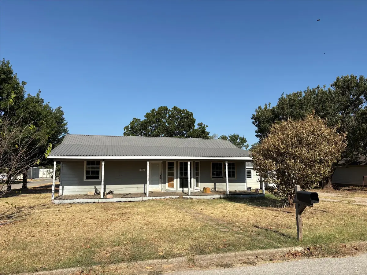 412 10th Street, Nocona, TX 76255 - #1