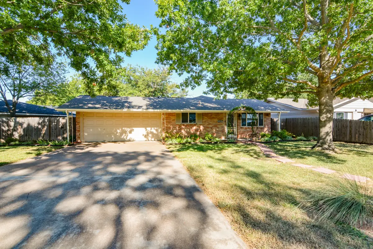 1207 Lynnwood Drive, Cleburne, TX 76033 - #1