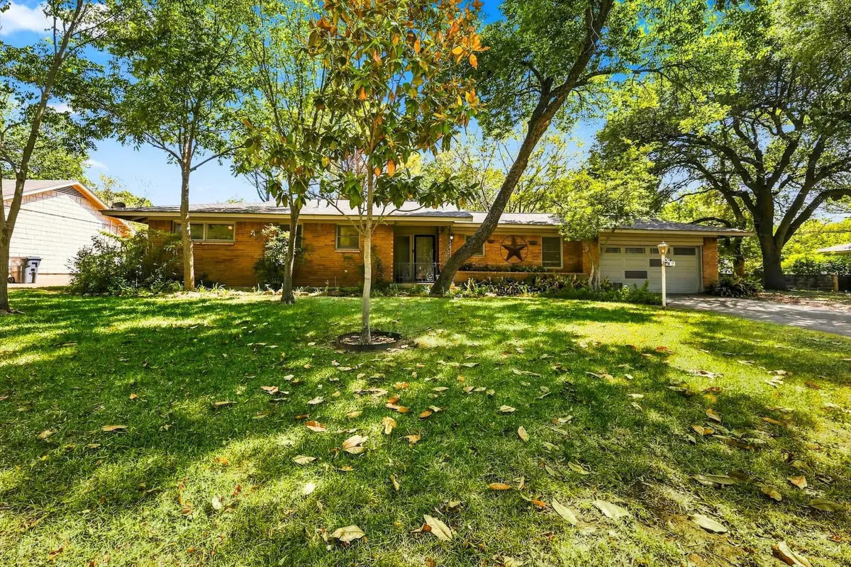 204 University Drive, Arlington, TX 76013 - #1