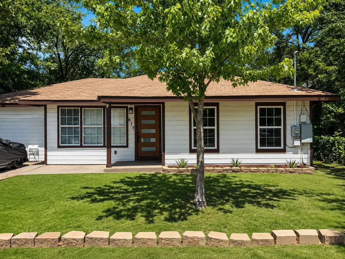 617 Mccubbin Street, Gainesville, TX 76240 - #1