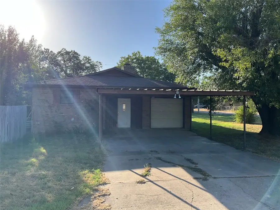 1001 E White Street, Hamilton, TX 76531 - #2