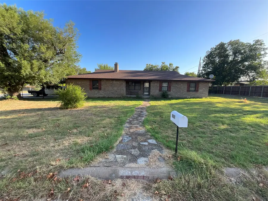1001 E White Street, Hamilton, TX 76531 - #3