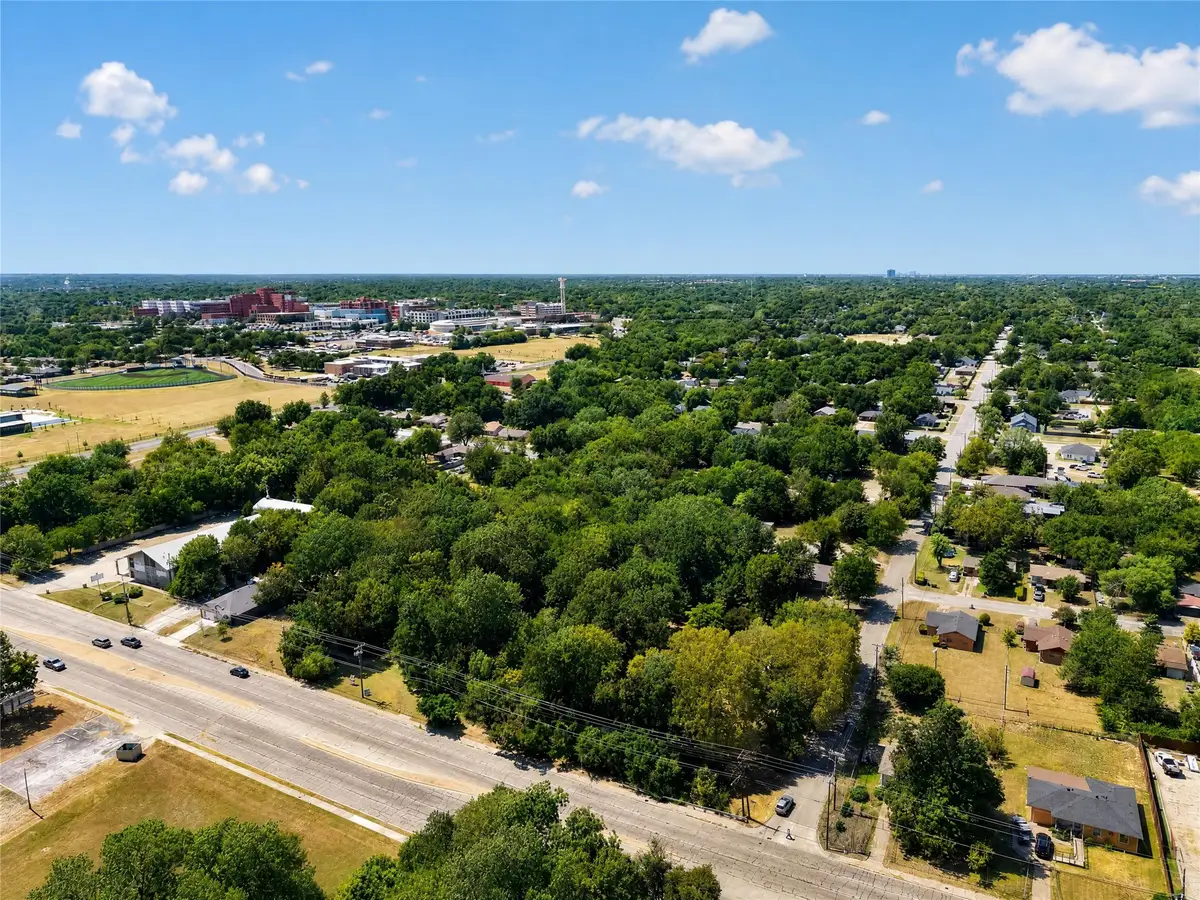 2633 E Ledbetter Drive, Dallas, TX 75216 - #1