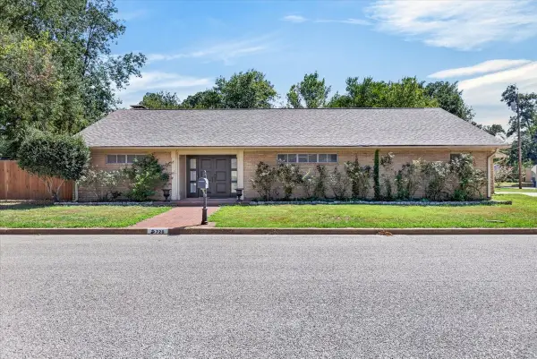 726 Mulberry Drive, Athens, TX 75751