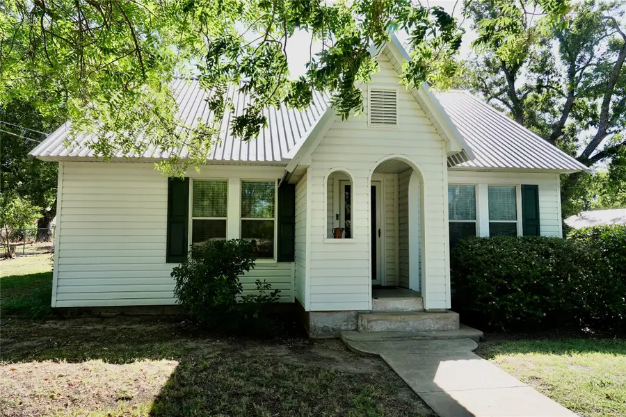 1108 N Reilley Street, Goldthwaite, TX 76844 - #2