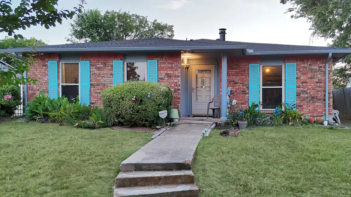 241 S Young Boulevard, Desoto, TX 75115 - #1