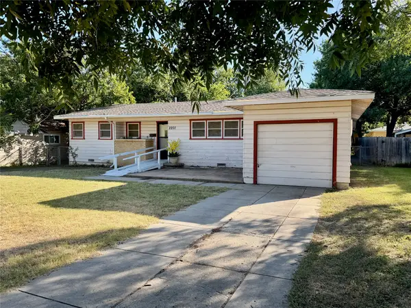 2207 4th Street, Brownwood, TX 76801