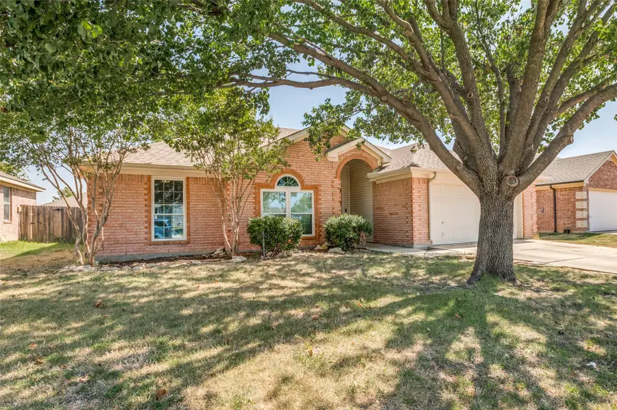 540 Cambridge Drive, Saginaw, TX 76179 - #3
