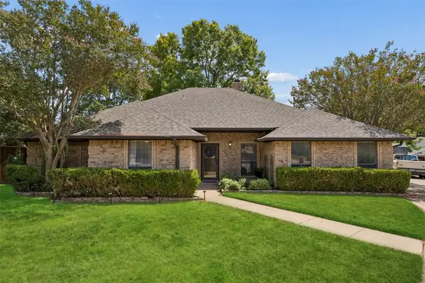 902 Briarcliff Court, Arlington, TX 76012