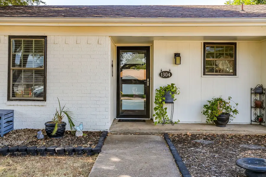 1304 Augusta Road, Benbrook, TX 76126 - #3