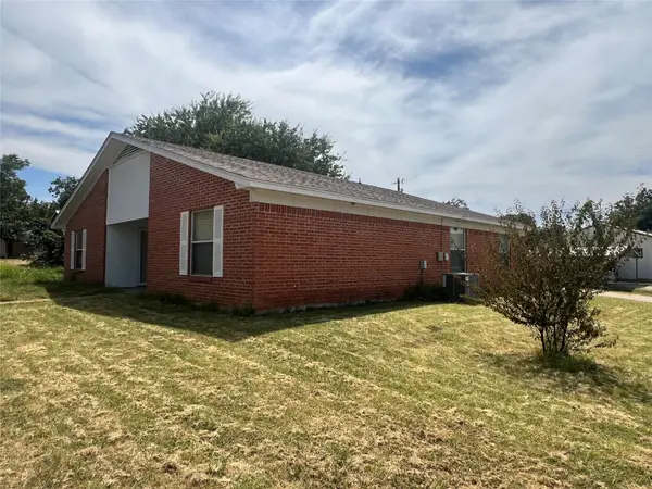 1323-1325 N Mary Street, Comanche, TX 76442