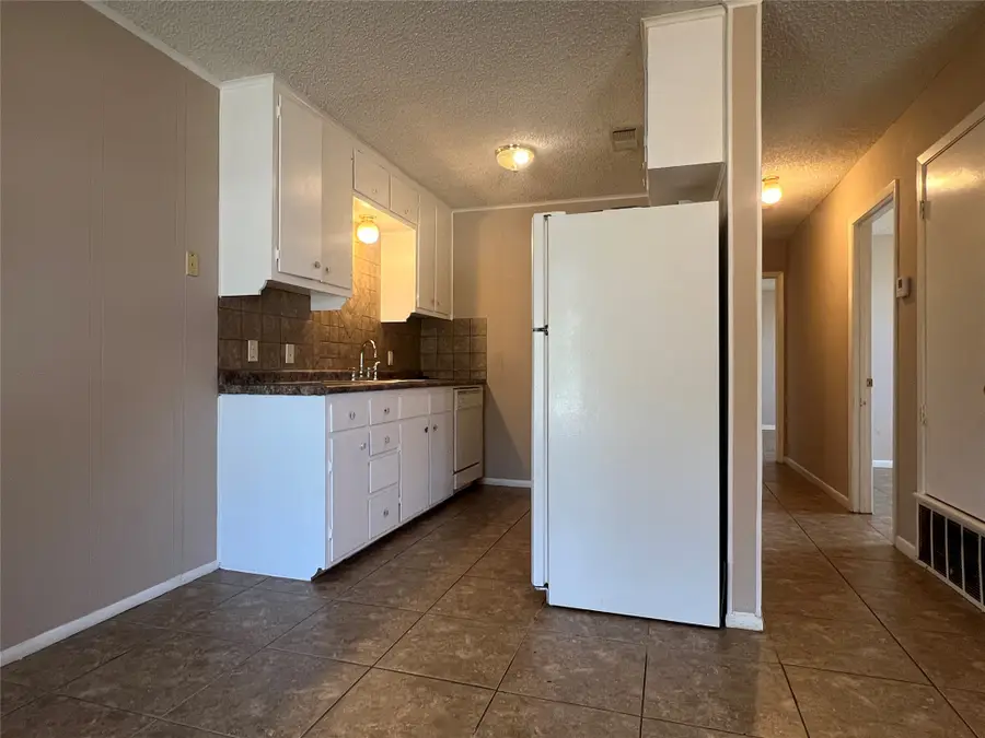 1323-1325 N Mary Street, Comanche, TX 76442 - #3