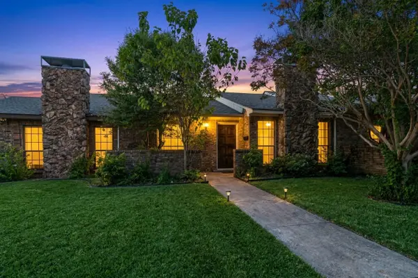 1513 Cherrycrest Street, Dallas, TX 75228