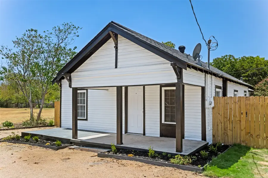 419 N Crawford Street, Denton, TX 76209 - #2