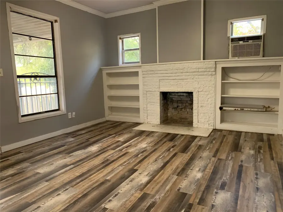 915 2nd Street, Graham, TX 76450 - #3