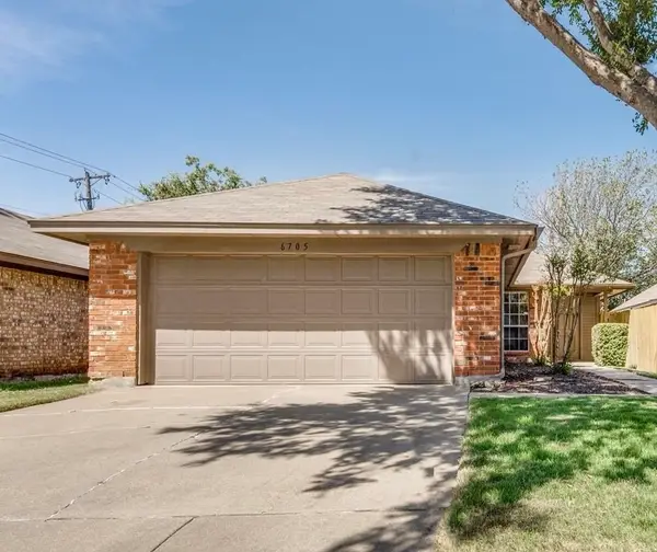 6705 Driffield Circle W, North Richland Hills, TX 76182