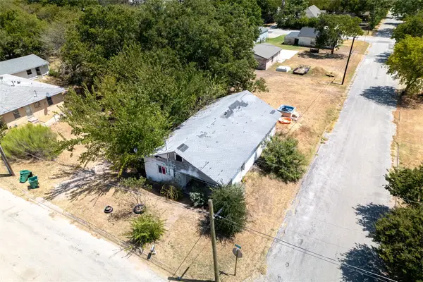 1101 Sanders Street, Bowie, TX 76230