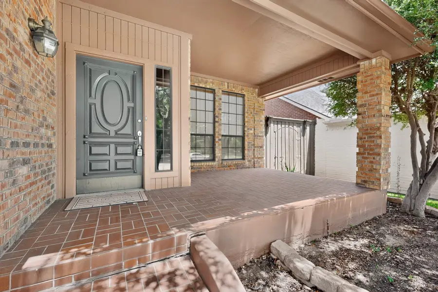 1216 Olde Towne Drive, Irving, TX 75061 - #2