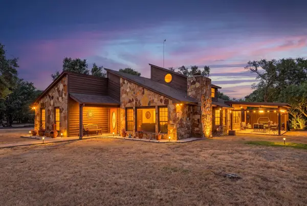 1438 Bend Of The Bosque Road, China Spring, TX 76633