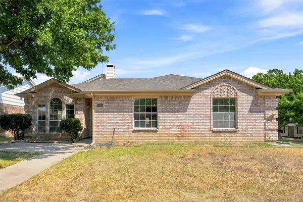 1001 Flower Drive, Arlington, TX 76017