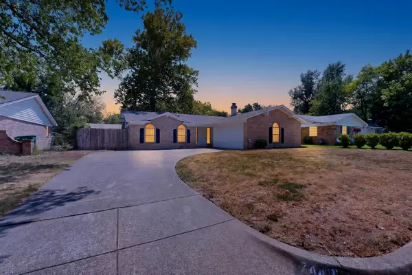 7448 Van Natta Lane, Fort Worth, TX 76112