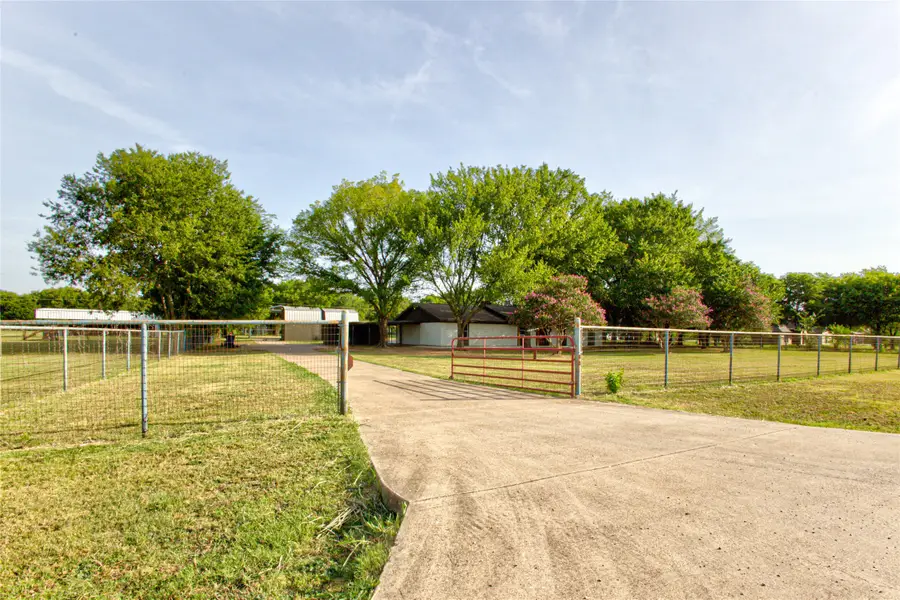 206 Americana Road, Palmer, TX 75152 - #2