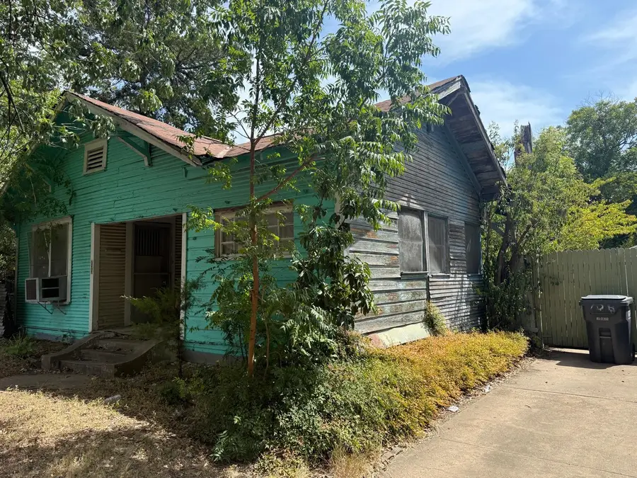 700 S Winnetka Avenue, Dallas, TX 75208 - #2
