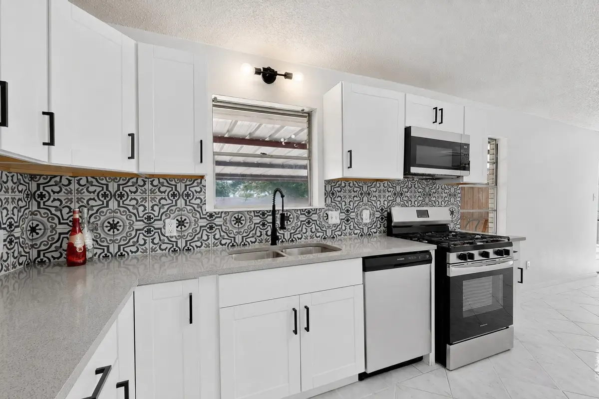 5451 Lubbock Avenue, Fort Worth, TX 76133 - #1