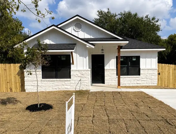 509 Judson Drive, Devine, TX 78016