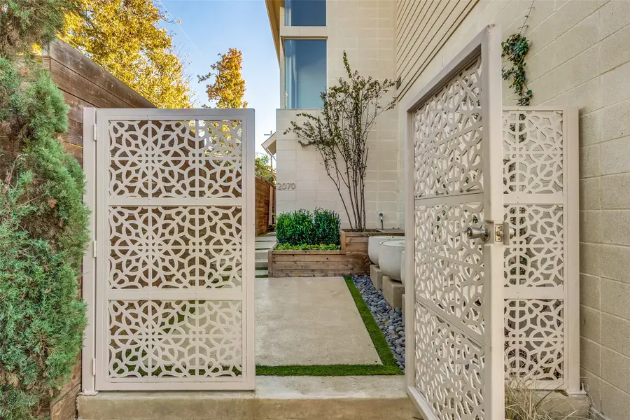 2070 Modern Place, Dallas, TX 75214 - #2