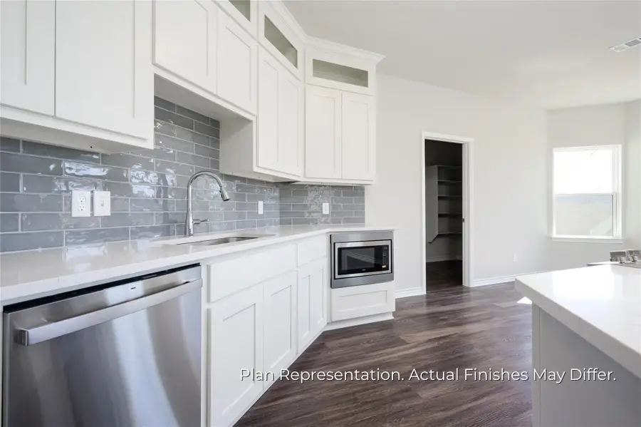 201 E Laura Avenue, Quinlan, TX 75474 - #2