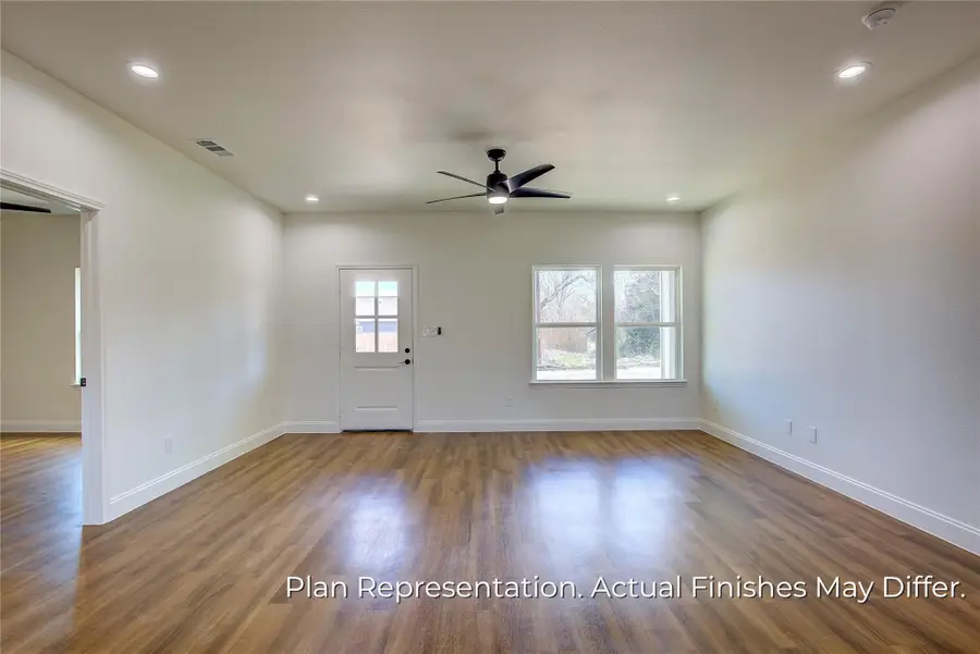 205 E Laura Avenue, Quinlan, TX 75474 - #2