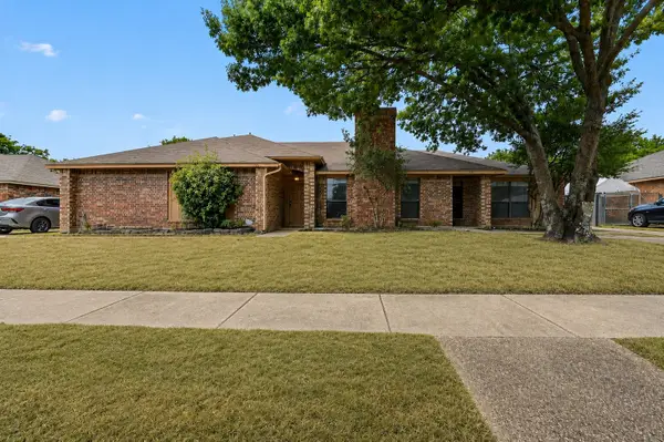 724 Lemons Street, Cedar Hill, TX 75104