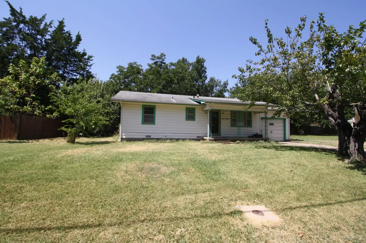306 S Austin Street, Wolfe City, TX 75496 - #1