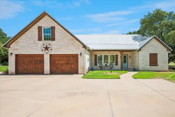 5009 Pequeno Court, De Cordova, TX 76049