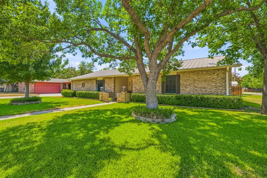 1420 Green Street, Graham, TX 76450 - #3