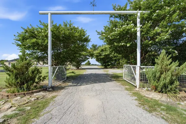 748 Rocky Ridge Lane, Weatherford, TX 76085