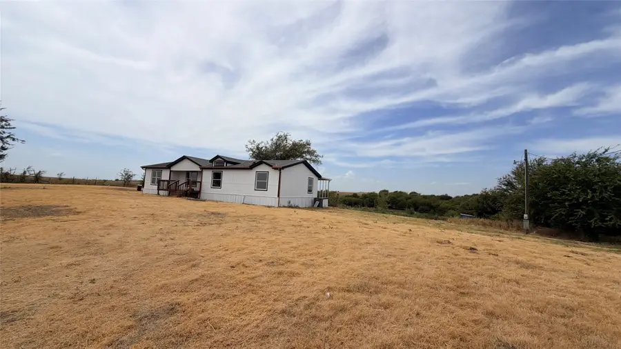 716 Coyote Trail, Rhome, TX 76078 - #2