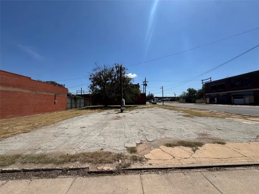 1089 S 1st Street, Abilene, TX 79602 - #2
