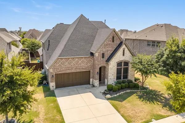 1024 Highpoint Way, Roanoke, TX 76262