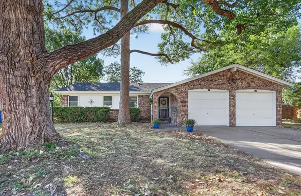 441 Nathan Street, Burleson, TX 76028