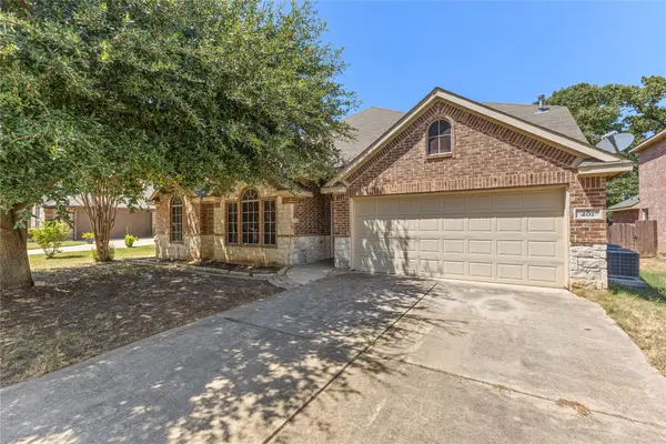 401 Hidden Knoll Drive, Burleson, TX 76028