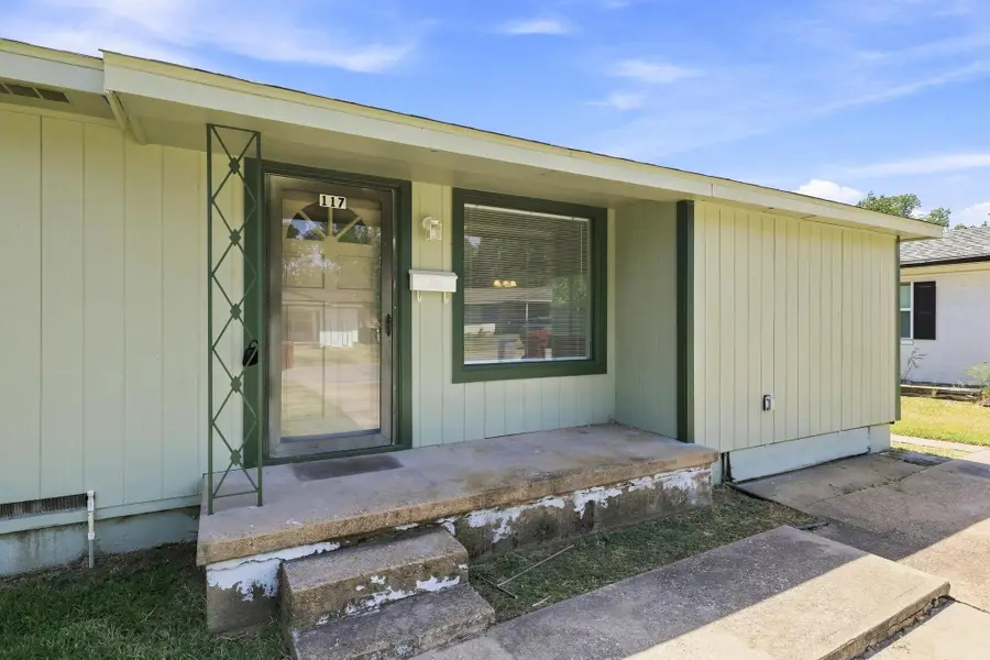 117 Leslie Street, Bonham, TX 75418 - #2