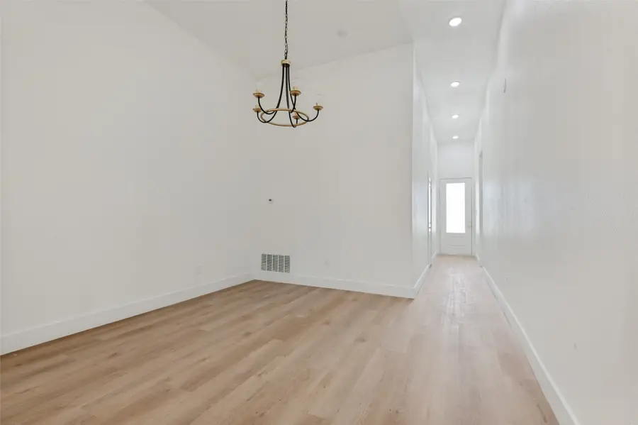 3913 Blue Ridge Boulevard, Dallas, TX 75233 - #2
