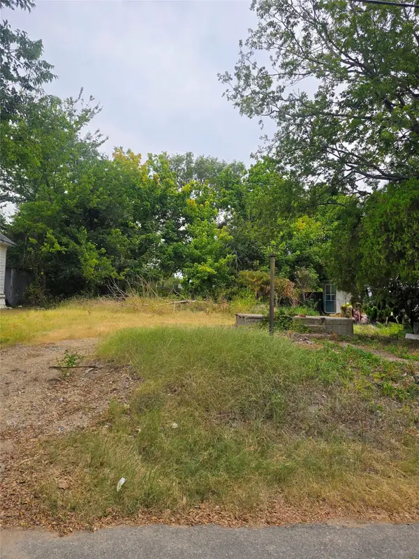 108 Fairview Street, Waxahachie, TX 75165