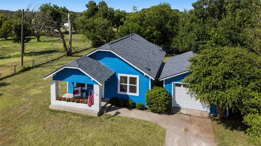 504 Fannin Street, Millsap, TX 76066 - #3
