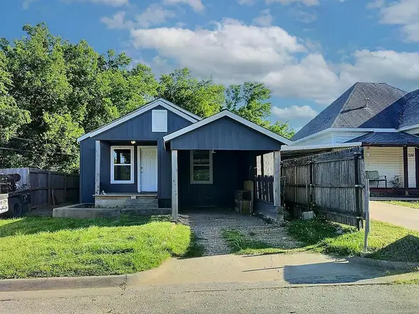 330 E Thompson Street, Jacksboro, TX 76458