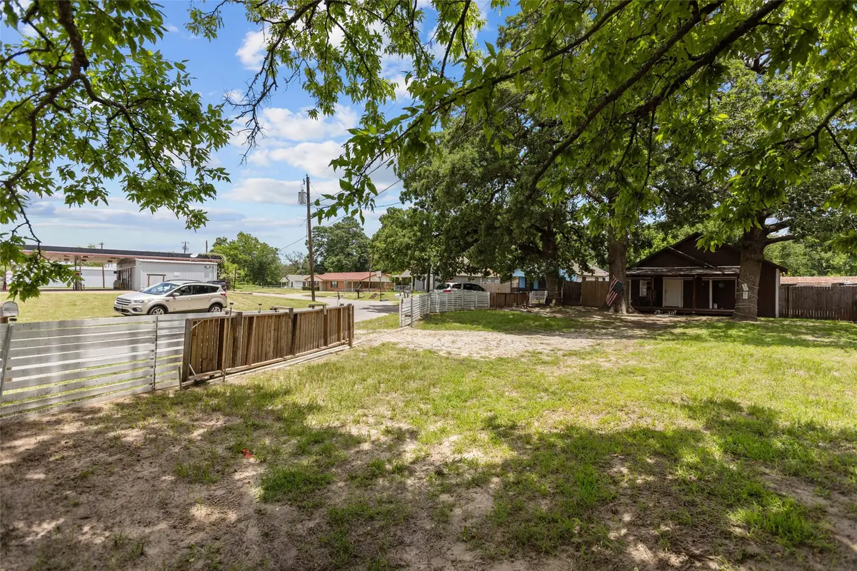 606 N Needmore Street, Athens, TX 75751 - #1