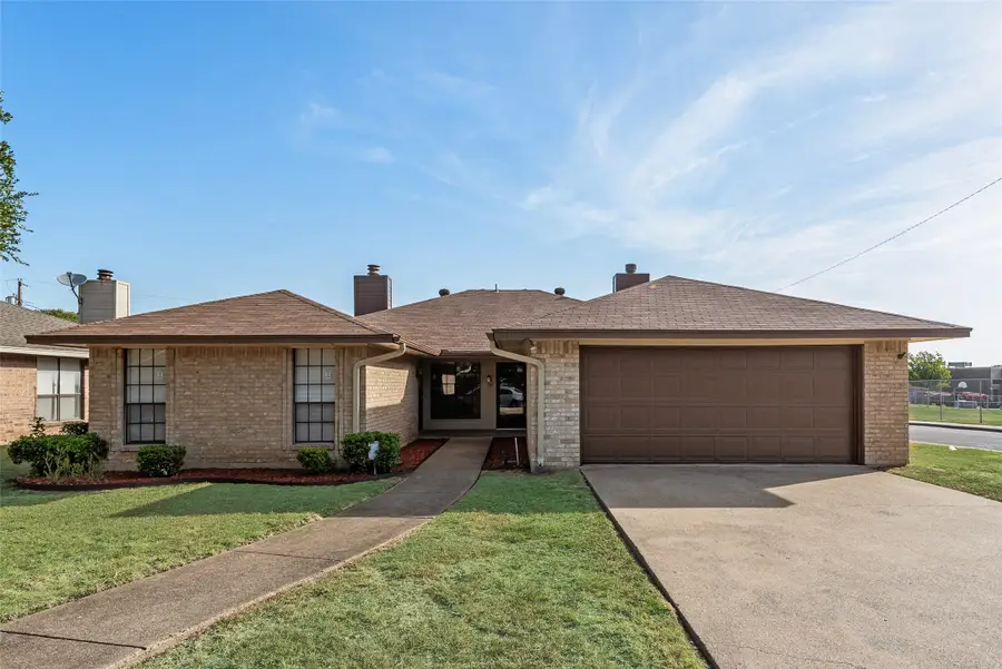 217 Silver Creek Drive, Duncanville, TX 75137 - #2