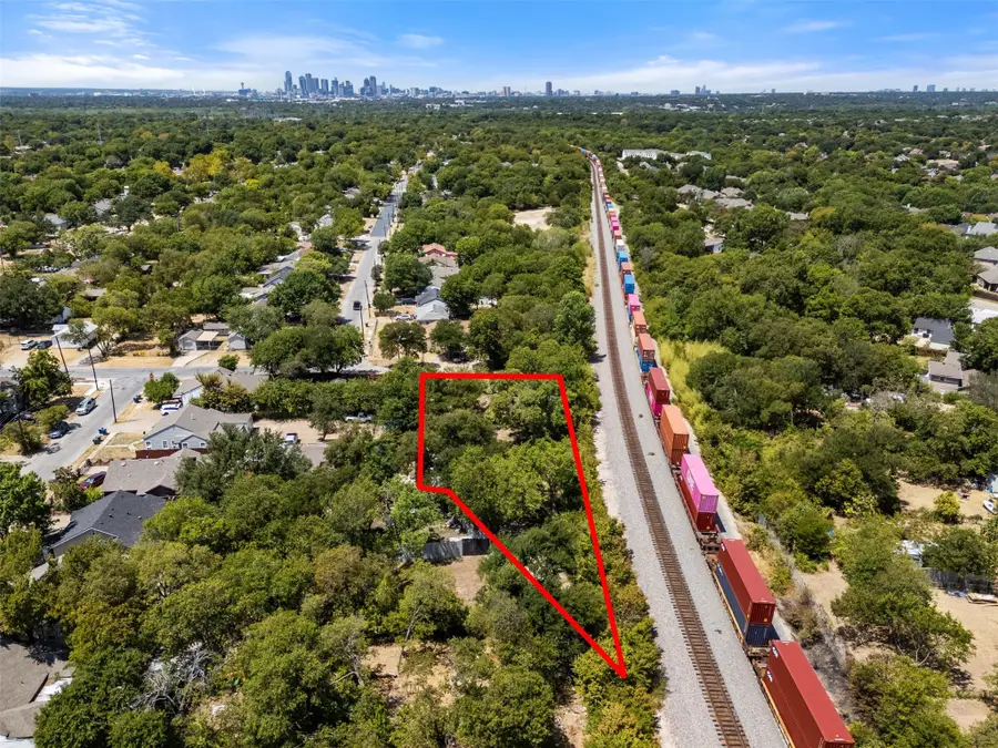 15 Wilkes Avenue, Dallas, TX 75227 - #2